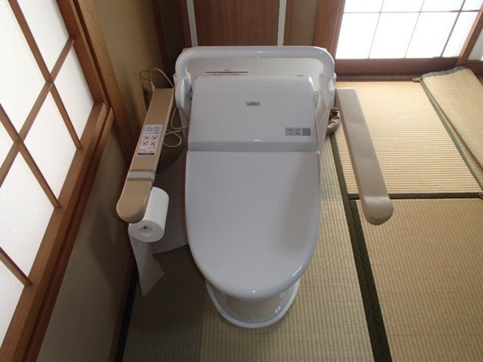 【トイレ】ベットサイド水洗トイレ設置！